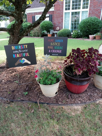 Black Lives Matter yard sign, Human Rights Sign, In this house sign for yard, black lifes matter, BLM yard sign, Anti-Racism Sign, Diversity